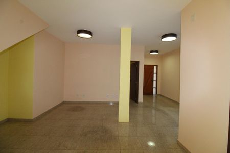Casa para alugar com 420m², 4 quartos e 2 vagasSala