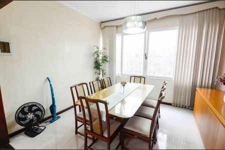 Sala de casa à venda com 4 quartos, 200m² em Vila Isabel, Rio de Janeiro