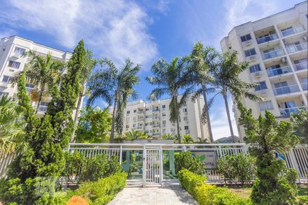 Apartamento à venda com 56m², 2 quartos e 1 vaga Apartamento à venda com 56m², 2 quartos e 1 vagaFachada