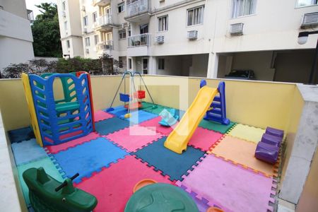 Apartamento à venda com 56m², 2 quartos e 1 vaga Apartamento à venda com 56m², 2 quartos e 1 vagaÁrea comum - Playground