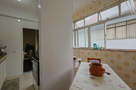 Apartamento à venda com 95m², 3 quartos e 1 vaga Apartamento à venda com 95m², 3 quartos e 1 vagaCozinha e Área de Serviço