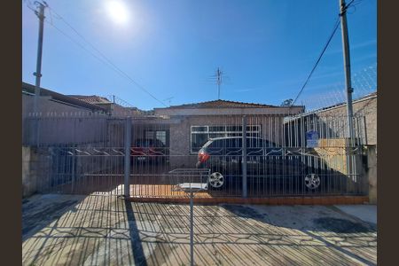 Casa à venda com 200m², 4 quartos e 3 vagas Casa à venda com 200m², 4 quartos e 3 vagasFachada e Placa