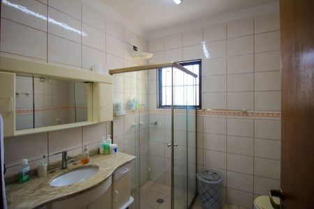 Casa à venda com 225m², 3 quartos e 4 vagas Casa à venda com 225m², 3 quartos e 4 vagasBanheiro