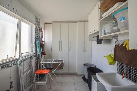 Apartamento à venda com 177m², 3 quartos e 3 vagas Apartamento à venda com 177m², 3 quartos e 3 vagasÁrea de Serviço
