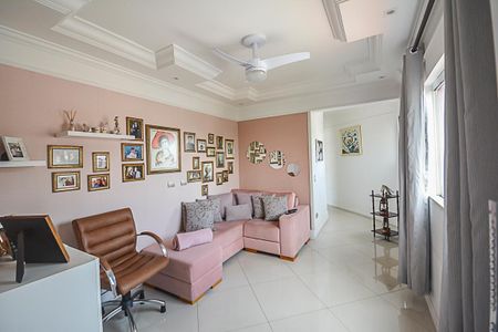 Apartamento à venda com 177m², 3 quartos e 3 vagas Apartamento à venda com 177m², 3 quartos e 3 vagasSala de TV