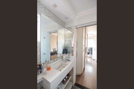 Apartamento à venda com 177m², 3 quartos e 3 vagas Apartamento à venda com 177m², 3 quartos e 3 vagasBanheiro da Suíte 2