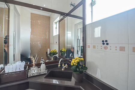 Apartamento à venda com 177m², 3 quartos e 3 vagas Apartamento à venda com 177m², 3 quartos e 3 vagasLavabo