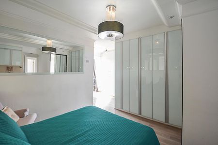 Apartamento à venda com 177m², 3 quartos e 3 vagas Apartamento à venda com 177m², 3 quartos e 3 vagasQuarto 3 - Suíte