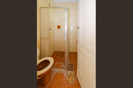 Casa à venda com 424m², 4 quartos e 6 vagas Casa à venda com 424m², 4 quartos e 6 vagasBanheiro de serviço