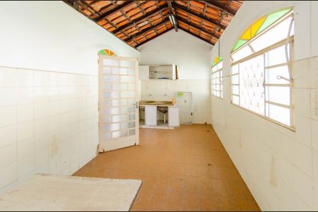 Casa à venda com 424m², 4 quartos e 6 vagas Casa à venda com 424m², 4 quartos e 6 vagasÁrea de serviço