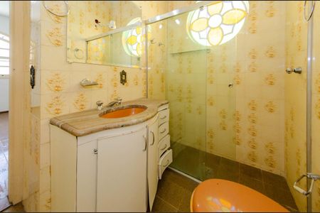 Casa à venda com 424m², 4 quartos e 6 vagas Casa à venda com 424m², 4 quartos e 6 vagasBanheiro suíte 1