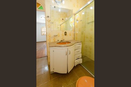 Casa à venda com 424m², 4 quartos e 6 vagas Casa à venda com 424m², 4 quartos e 6 vagasBanheiro suíte 1