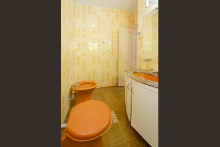 Casa à venda com 424m², 4 quartos e 6 vagas Casa à venda com 424m², 4 quartos e 6 vagasBanheiro suíte 1