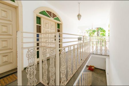 Casa à venda com 424m², 4 quartos e 6 vagas Casa à venda com 424m², 4 quartos e 6 vagasÁrea Externa