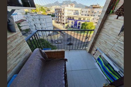 Apartamento à venda com 77m², 2 quartos e 1 vaga