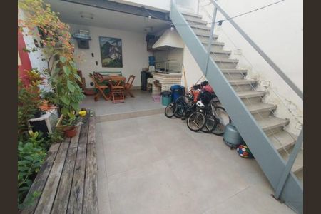 Casa à venda com 130m², 2 quartos e 1 vaga