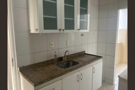 Apartamento à venda com 75m², 2 quartos e sem vaga