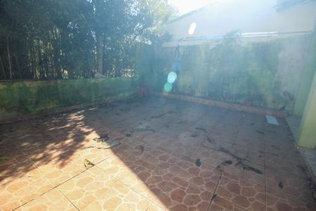 Casa à venda com 54m², 2 quartos e 2 vagas Casa à venda com 54m², 2 quartos e 2 vagasQuintal