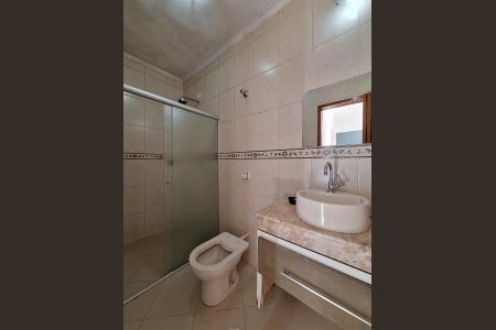 Casa à venda com 295m², 3 quartos e 6 vagasBanheiro Quarto 1