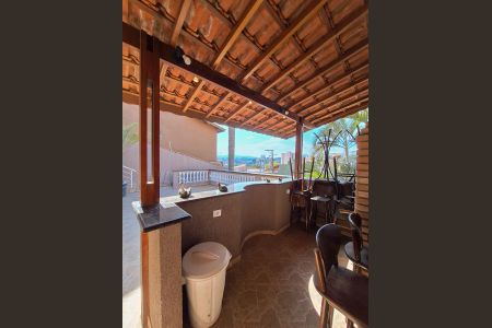 Casa à venda com 295m², 3 quartos e 6 vagasChurrasqueira