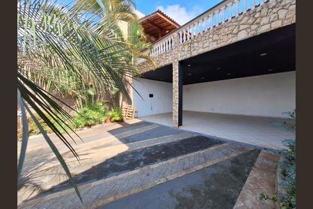 Casa à venda com 295m², 3 quartos e 6 vagasGaragem