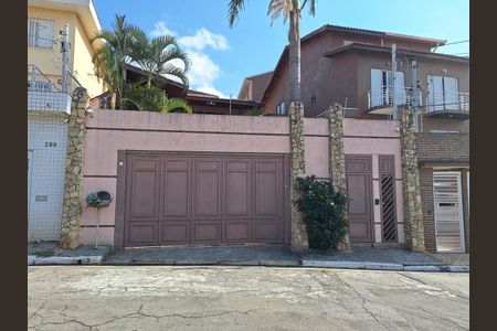 Casa à venda com 295m², 3 quartos e 6 vagasFachada