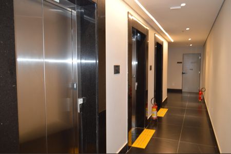 Apartamento à venda com 23m², 1 quarto e sem vagaElevadores