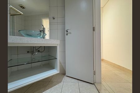 Apartamento à venda com 74m², 2 quartos e 2 vagas Apartamento à venda com 74m², 2 quartos e 2 vagasBanheiro
