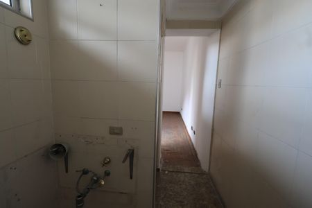 Casa à venda com 319m², 5 quartos e 5 vagasBanheiro da Suíte 2