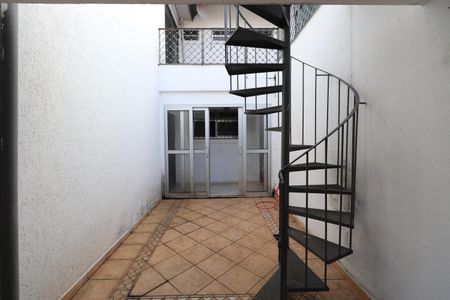 Casa à venda com 319m², 5 quartos e 5 vagasQuintal