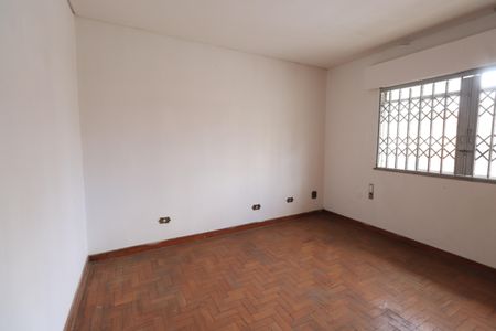 Casa à venda com 319m², 5 quartos e 5 vagasQuarto 2