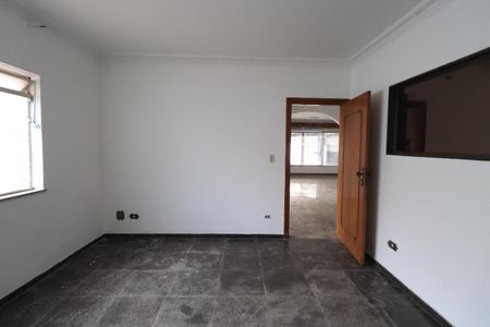 Casa à venda com 319m², 5 quartos e 5 vagasSala de TV