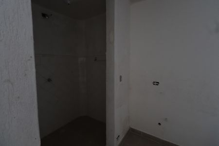 Casa à venda com 319m², 5 quartos e 5 vagasBanheiro de serviço