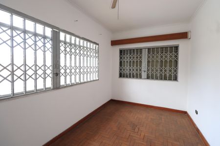 Casa à venda com 319m², 5 quartos e 5 vagasQuarto 3 - Suíte