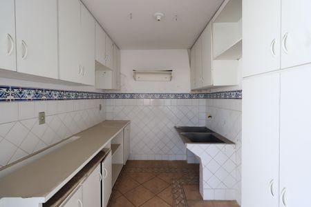 Casa à venda com 319m², 5 quartos e 5 vagasÁrea de Serviço