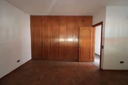 Casa à venda com 319m², 5 quartos e 5 vagasQuarto 1