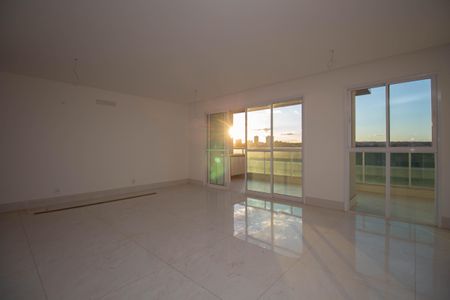 Apartamento para alugar com 162m², 4 quartos e 3 vagas Apartamento para alugar com 162m², 4 quartos e 3 vagasSala