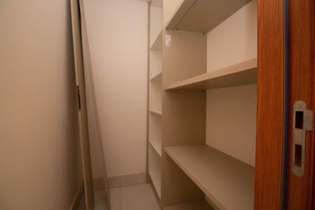 Apartamento para alugar com 162m², 4 quartos e 3 vagas Apartamento para alugar com 162m², 4 quartos e 3 vagasDespensa