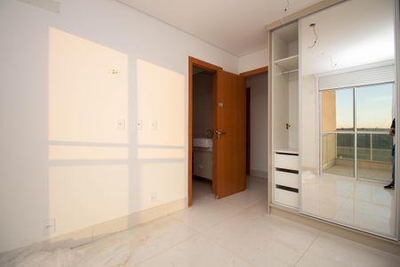 Apartamento para alugar com 162m², 4 quartos e 3 vagas Apartamento para alugar com 162m², 4 quartos e 3 vagasSuíte 2