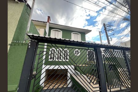 Casa à venda com 250m², 4 quartos e 3 vagasFachada