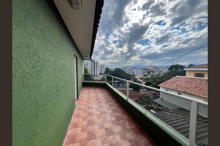 Casa à venda com 250m², 4 quartos e 3 vagasVaranda