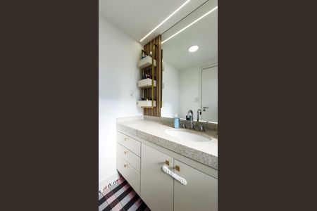 Apartamento à venda com 86m², 2 quartos e 2 vagasBanheiro da Suite 1