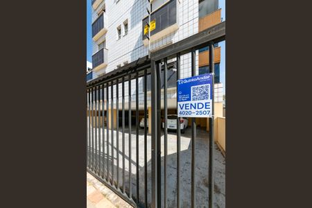 Apartamento à venda com 179m², 3 quartos e 3 vagas Apartamento à venda com 179m², 3 quartos e 3 vagasPlaca