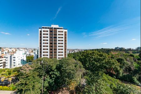 Apartamento à venda com 179m², 3 quartos e 3 vagas Apartamento à venda com 179m², 3 quartos e 3 vagasVaranda