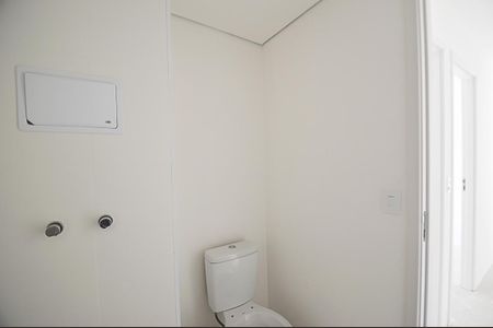 Apartamento à venda com 44m², 2 quartos e sem vaga Apartamento à venda com 44m², 2 quartos e sem vagaBanheiro