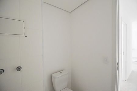 Apartamento à venda com 44m², 2 quartos e sem vaga Apartamento à venda com 44m², 2 quartos e sem vagaBanheiro
