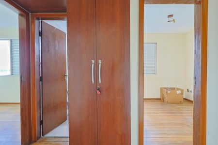 Apartamento à venda com 190m², 3 quartos e 2 vagasCorredor