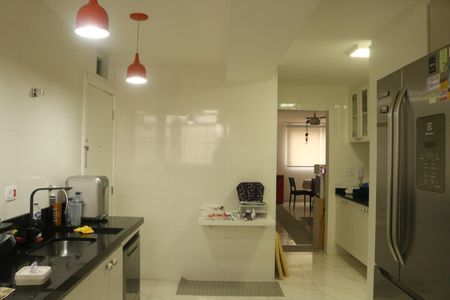 Apartamento à venda com 136m², 2 quartos e 2 vagasCozinha