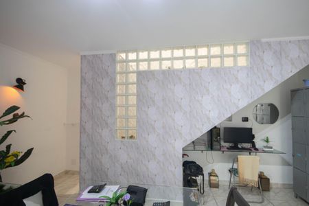 Casa para alugar com 154m², 4 quartos e 4 vagas Casa para alugar com 154m², 4 quartos e 4 vagasSala