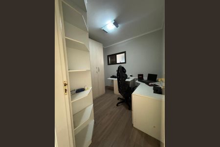 Apartamento à venda com 126m², 3 quartos e 3 vagasEscritório